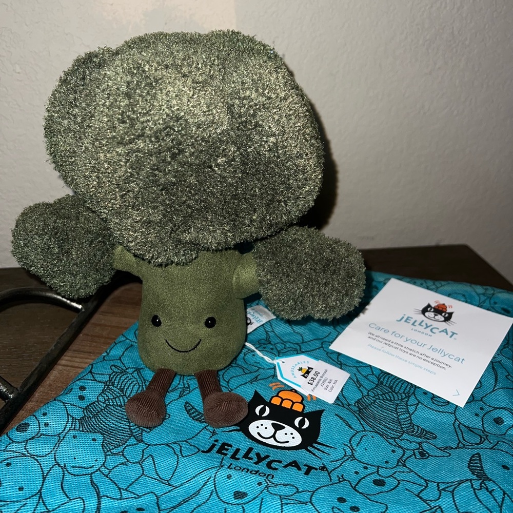 NWT! (Rare)Amusable Broccoli Jellycat